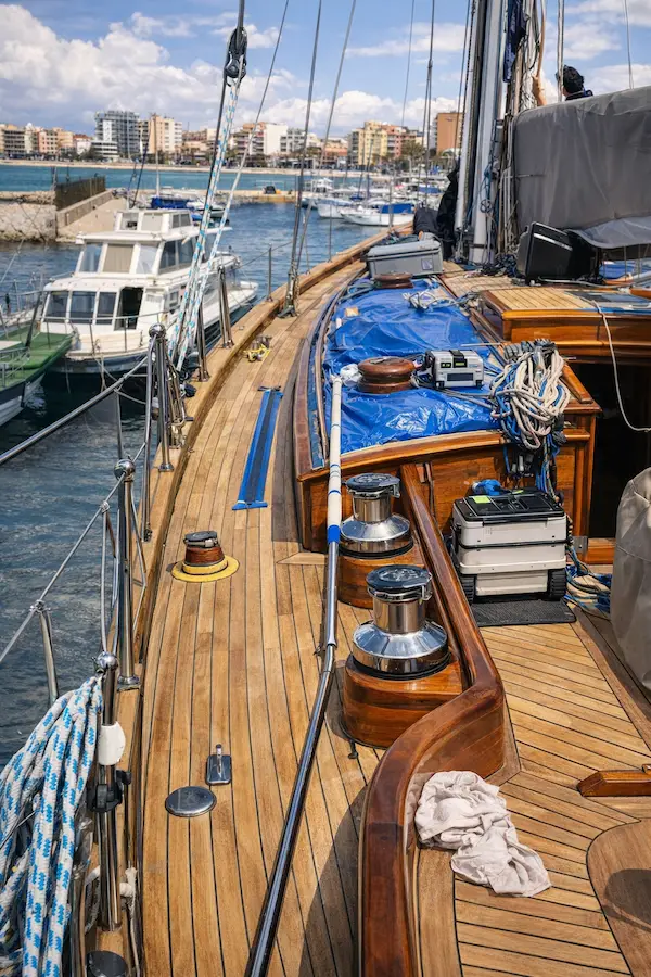 Refit and improvement work on a yacht in Mallorca